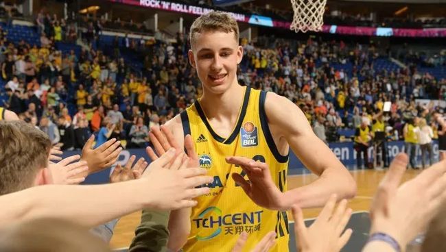 最终以微弱 最终以微弱