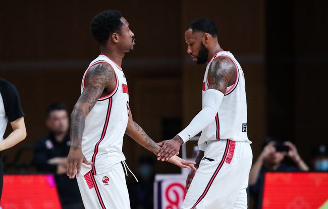 球员接近离 球员接近离