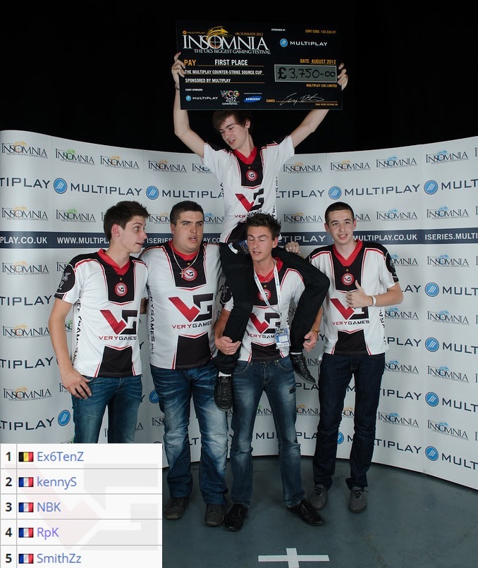 首年即在主 首年即在主