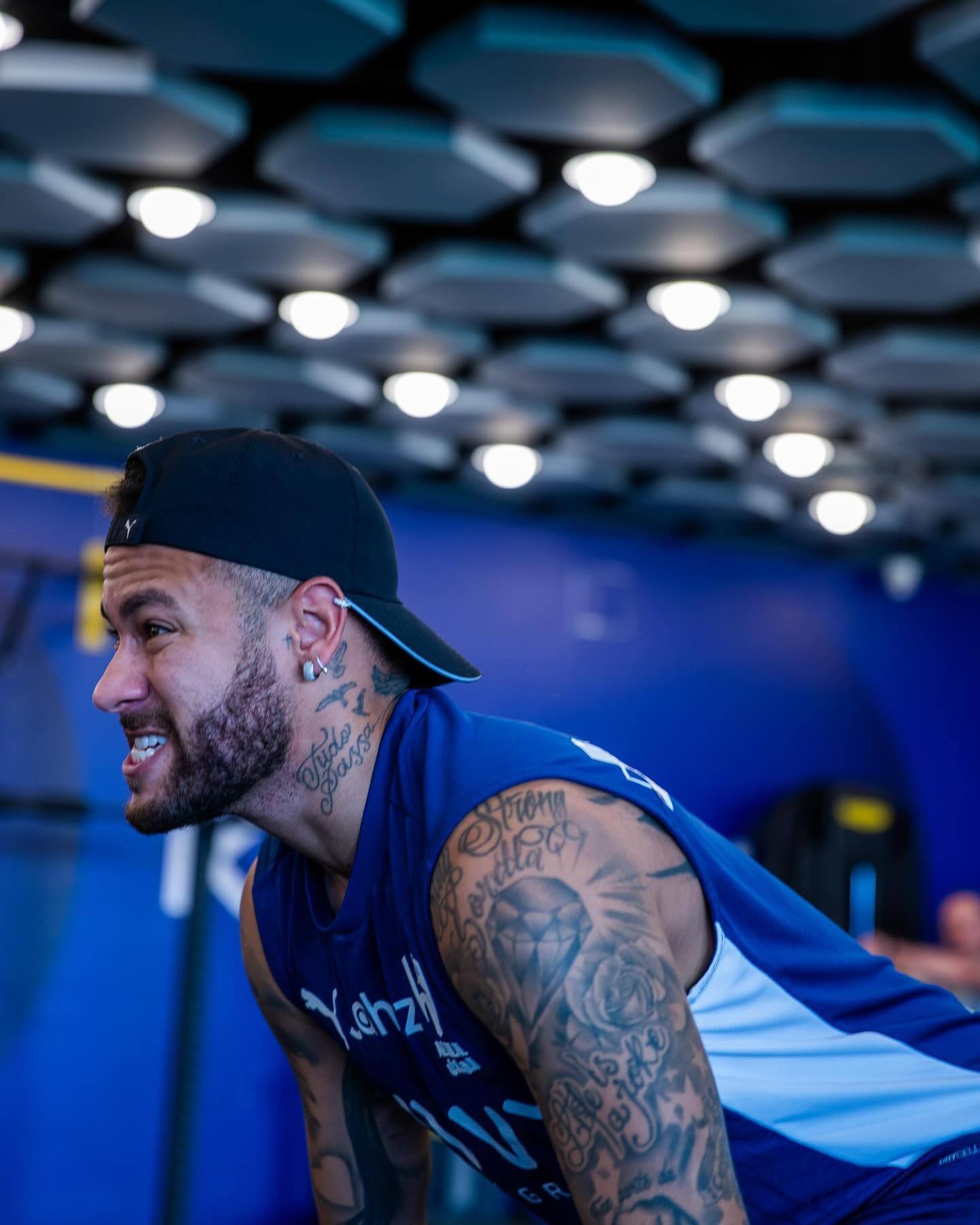 只是皮肤与 只是皮肤与